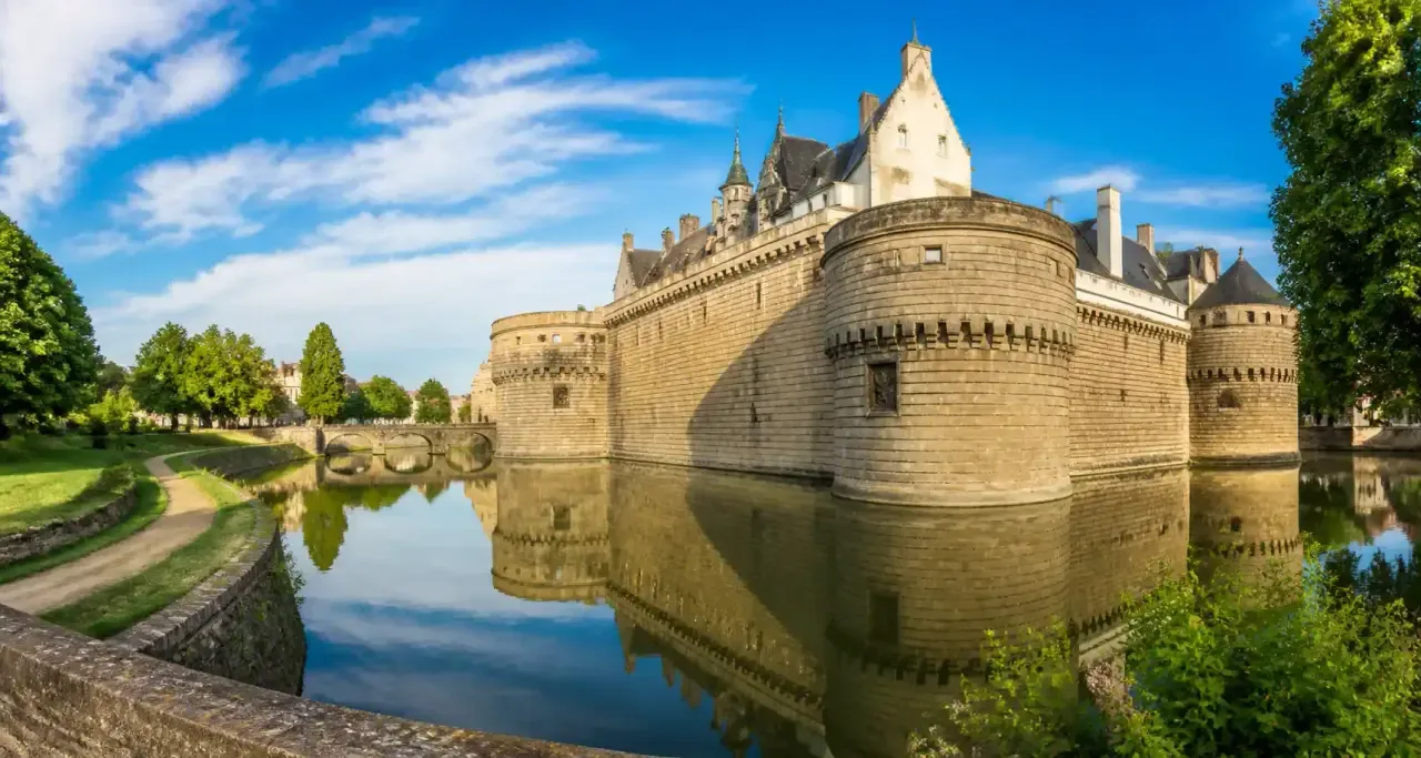 Façade du château des ducs de Bretagne, à Nantes