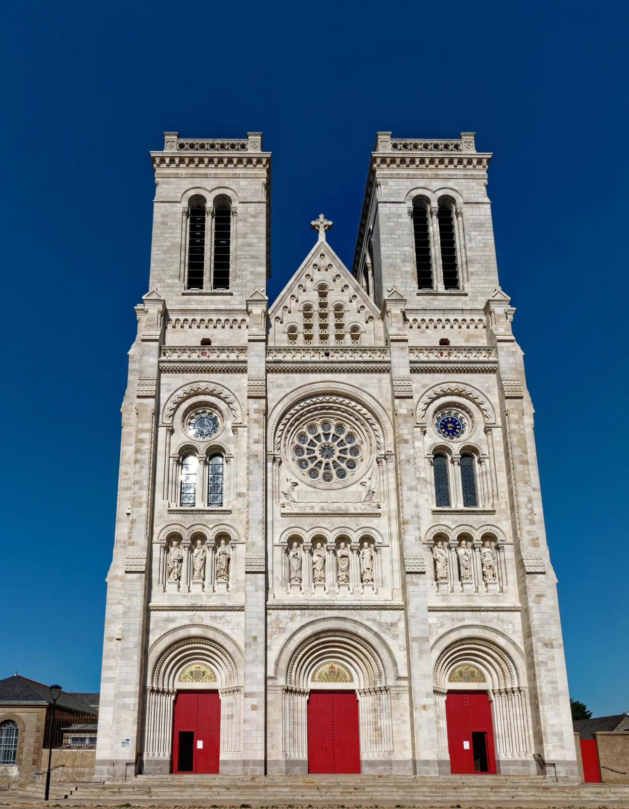 La basilique Saint-Donatien et Saint-Rogatien