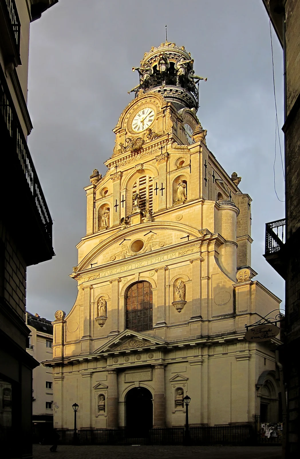 L’église Sainte-Croix, du sanctuaire du Bouffay au beffroi nantais