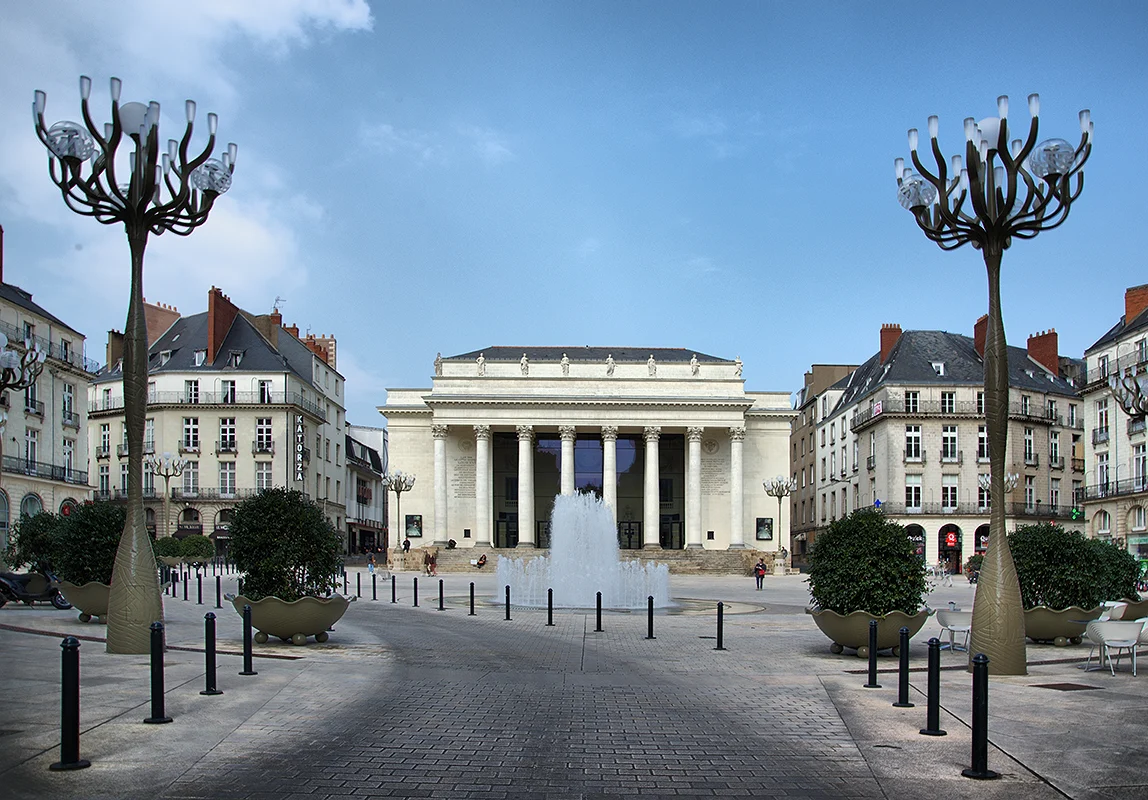 Le théâtre et la place Graslin, au centre du quartier classique